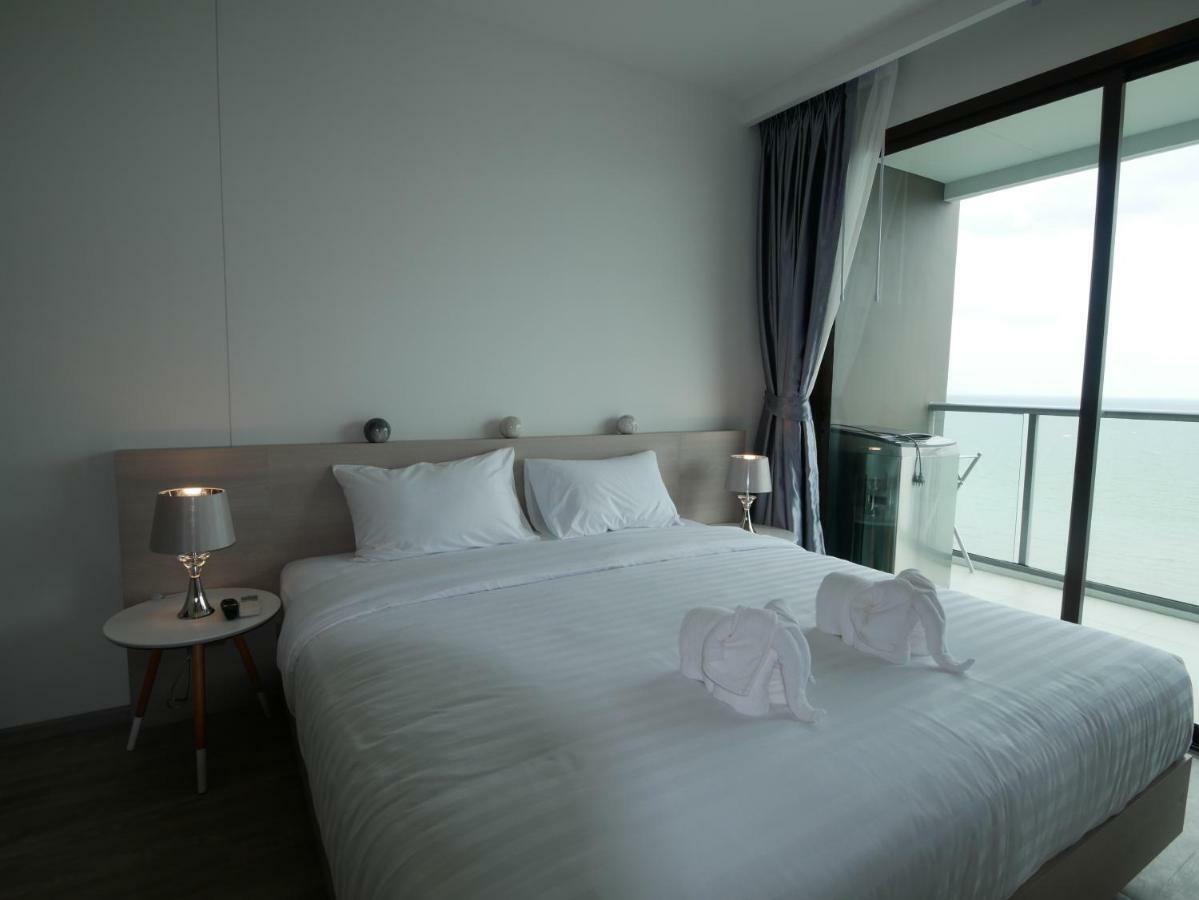 Aeras - The Ultimate Beachfront Experience Джомтьен Экстерьер фото