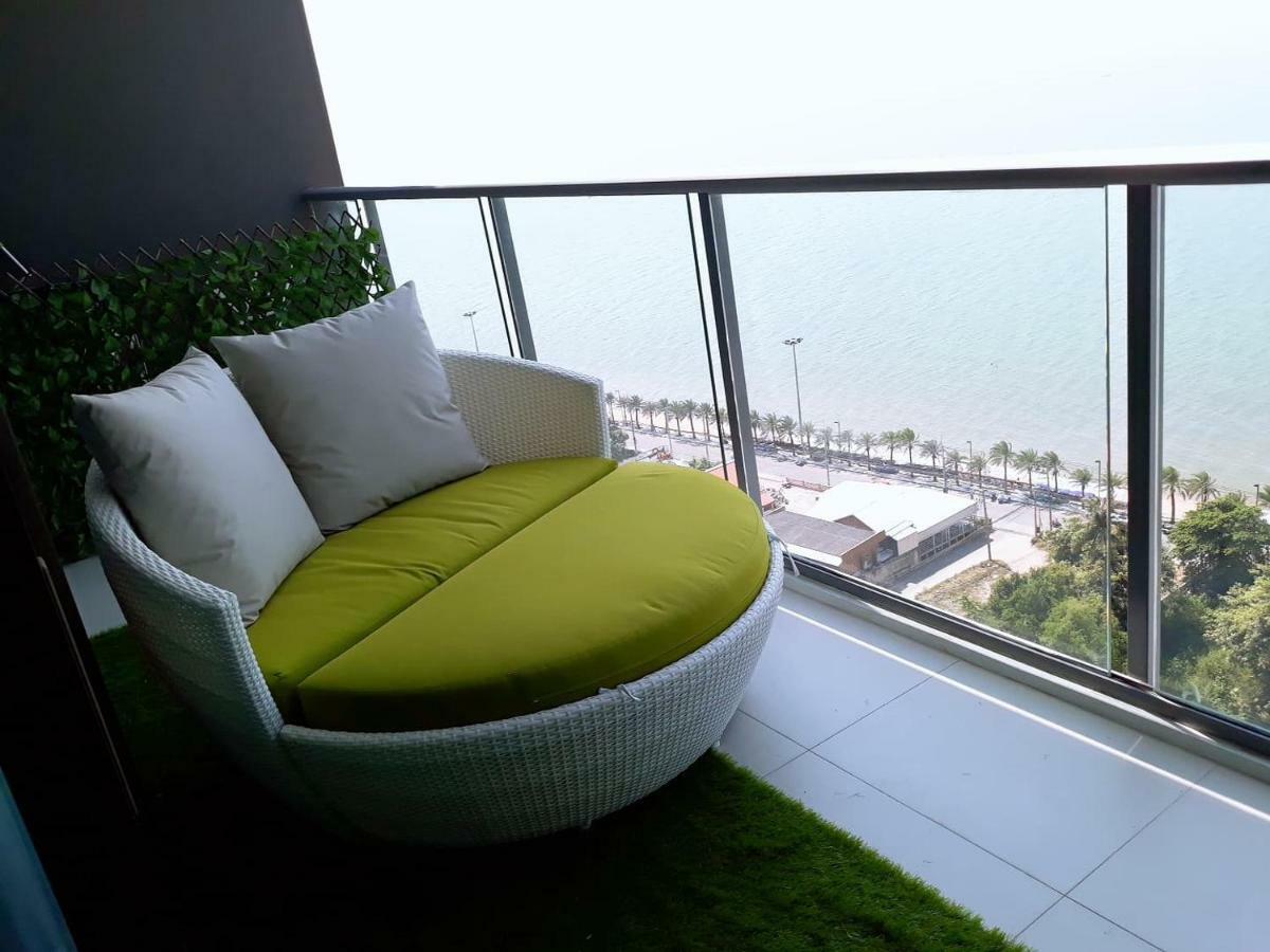 Aeras - The Ultimate Beachfront Experience Джомтьен Экстерьер фото