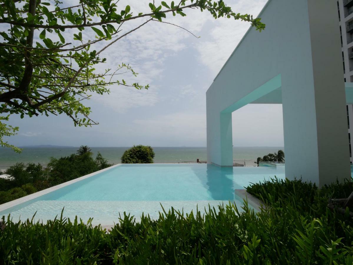 Aeras - The Ultimate Beachfront Experience Джомтьен Экстерьер фото