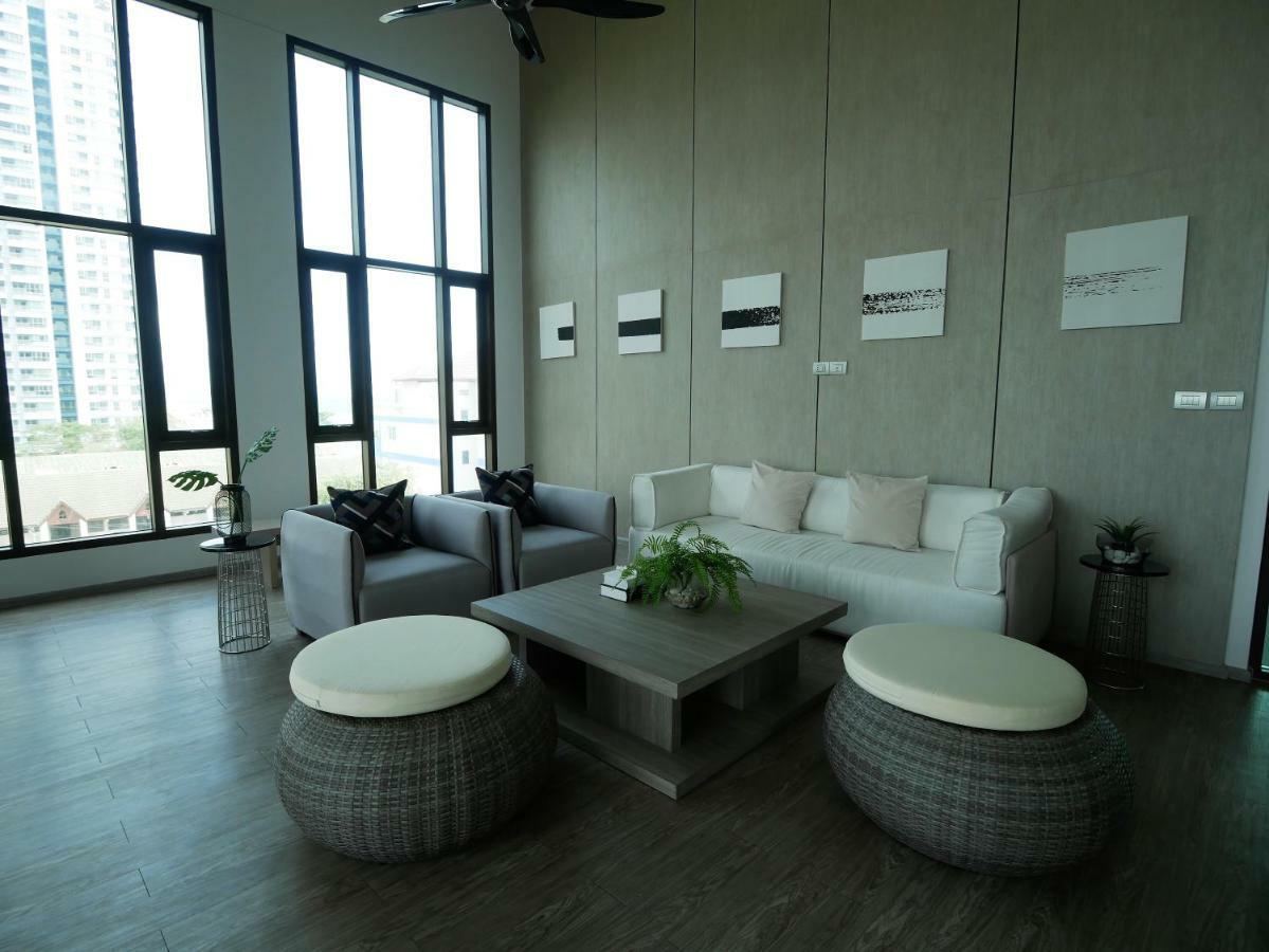 Aeras - The Ultimate Beachfront Experience Джомтьен Экстерьер фото