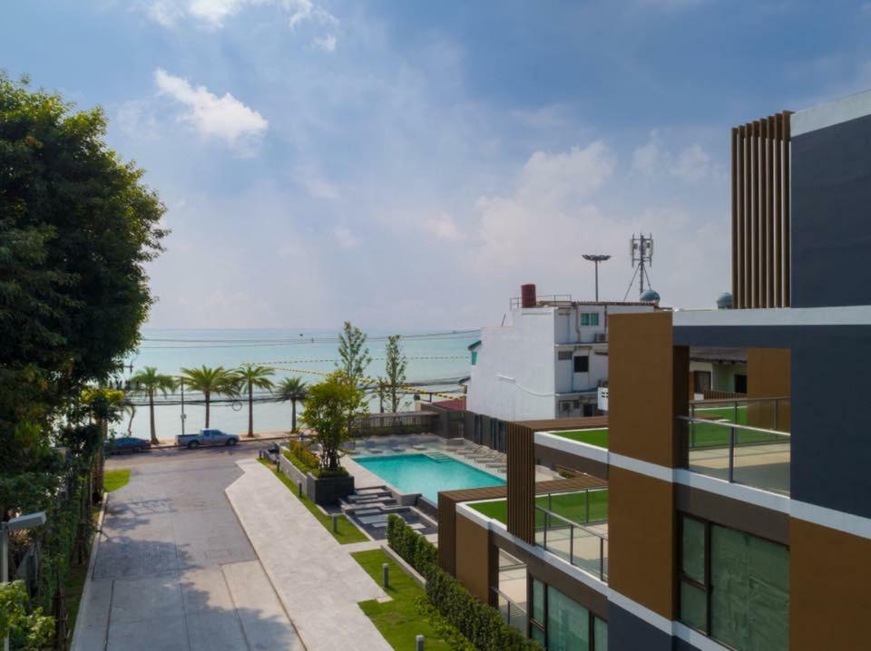 Aeras - The Ultimate Beachfront Experience Джомтьен Экстерьер фото